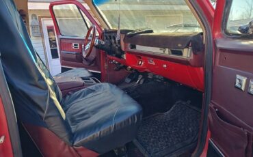 Chevrolet-Blazer-1985-red-80467-8