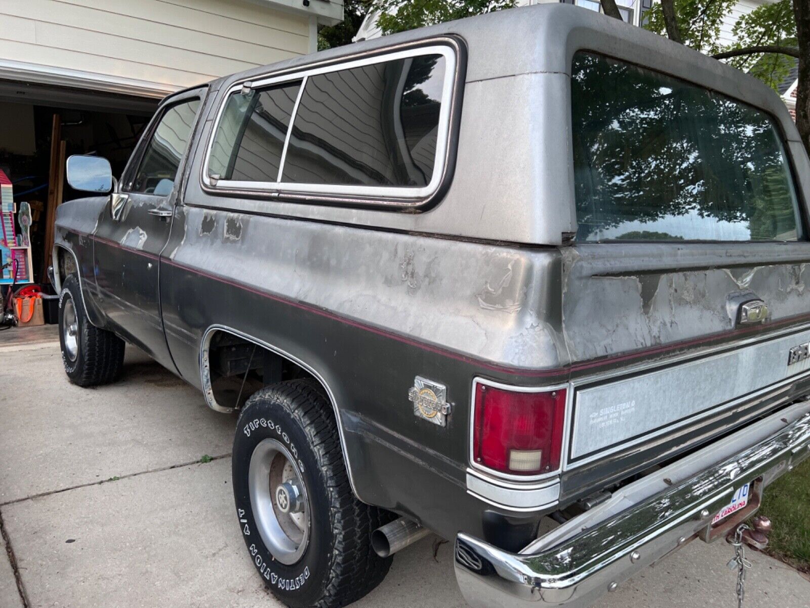 Chevrolet-Blazer-1986-Gray-Burgundy-215330-1