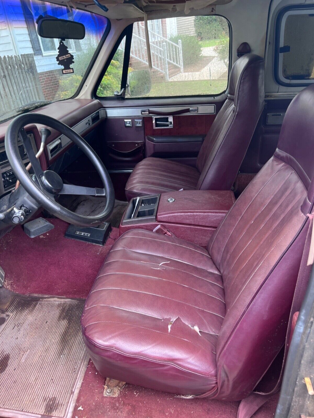 Chevrolet-Blazer-1986-Gray-Burgundy-215330-6