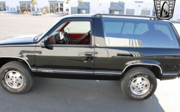 Chevrolet-Blazer-Cabriolet-1994-Black-Red-93760-5