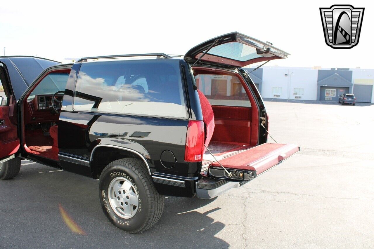 Chevrolet-Blazer-Cabriolet-1994-Black-Red-93760-7