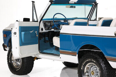 Chevrolet-Blazer-SUV-1972-White-Blue-0-4