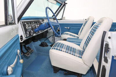 Chevrolet-Blazer-SUV-1972-White-Blue-0-5