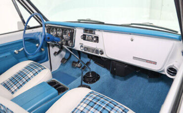 Chevrolet-Blazer-SUV-1972-White-Blue-0-9