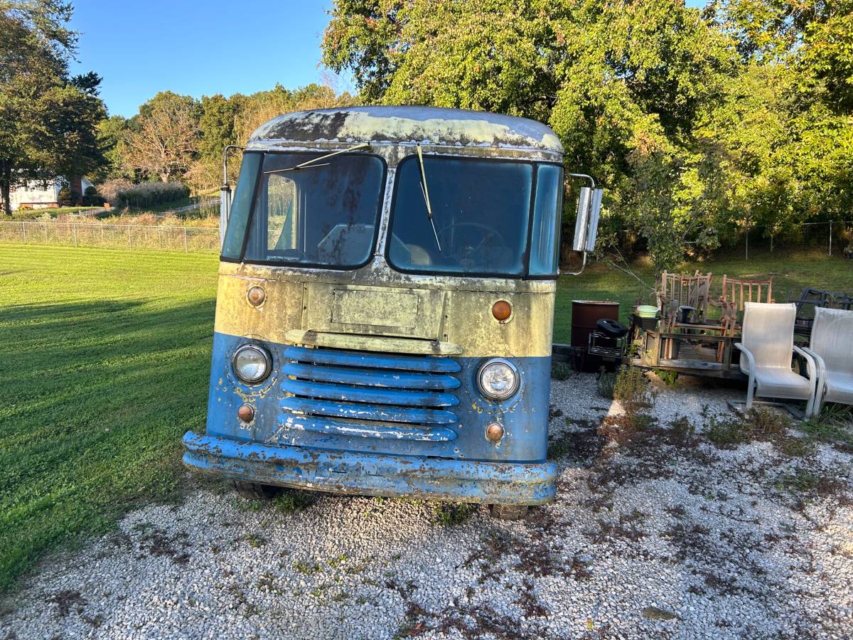 Chevrolet-Bread-van-1957-yellow-212364-2