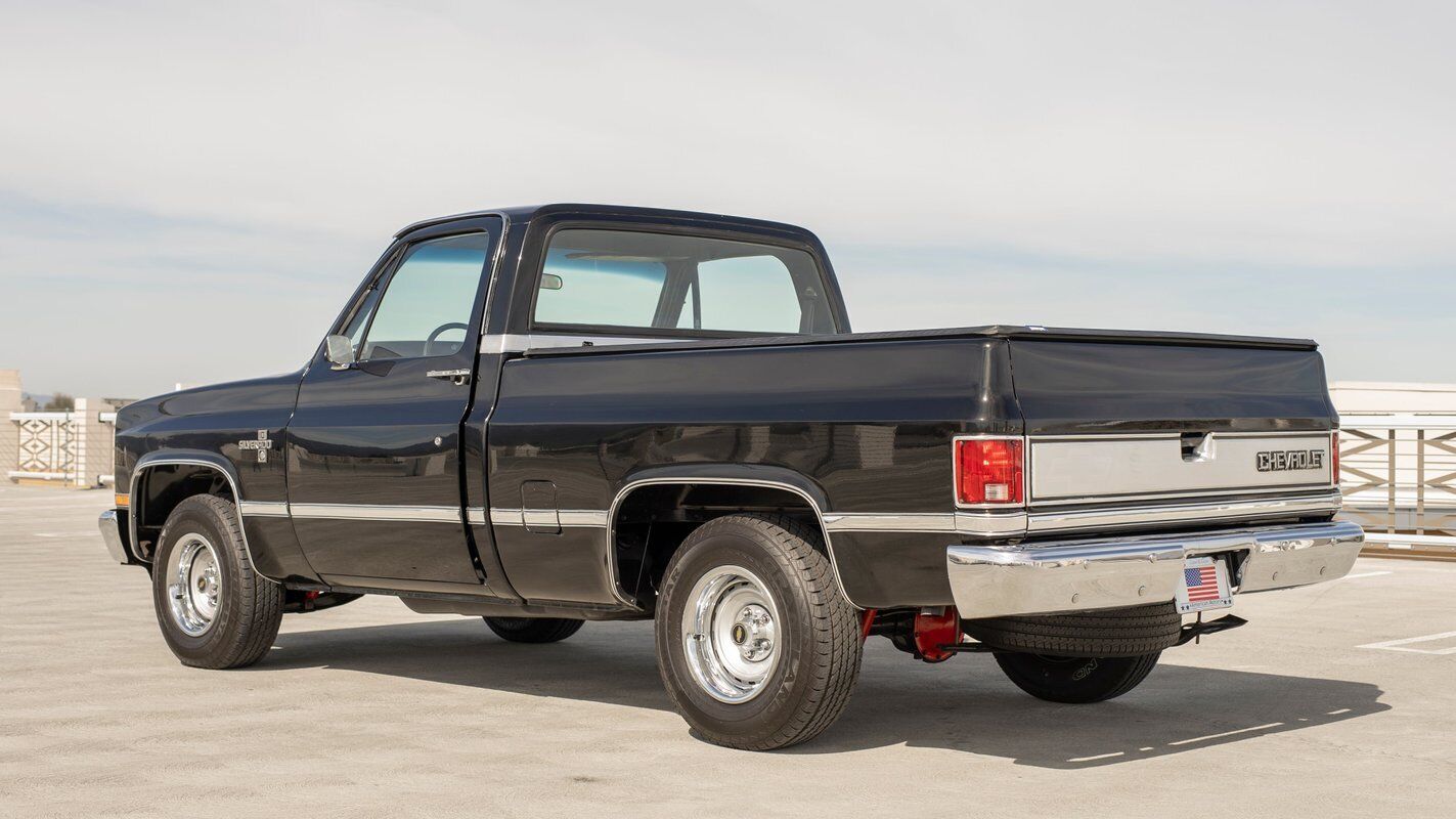 Chevrolet-C-10-1984-26