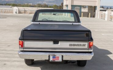 Chevrolet-C-10-1984-32