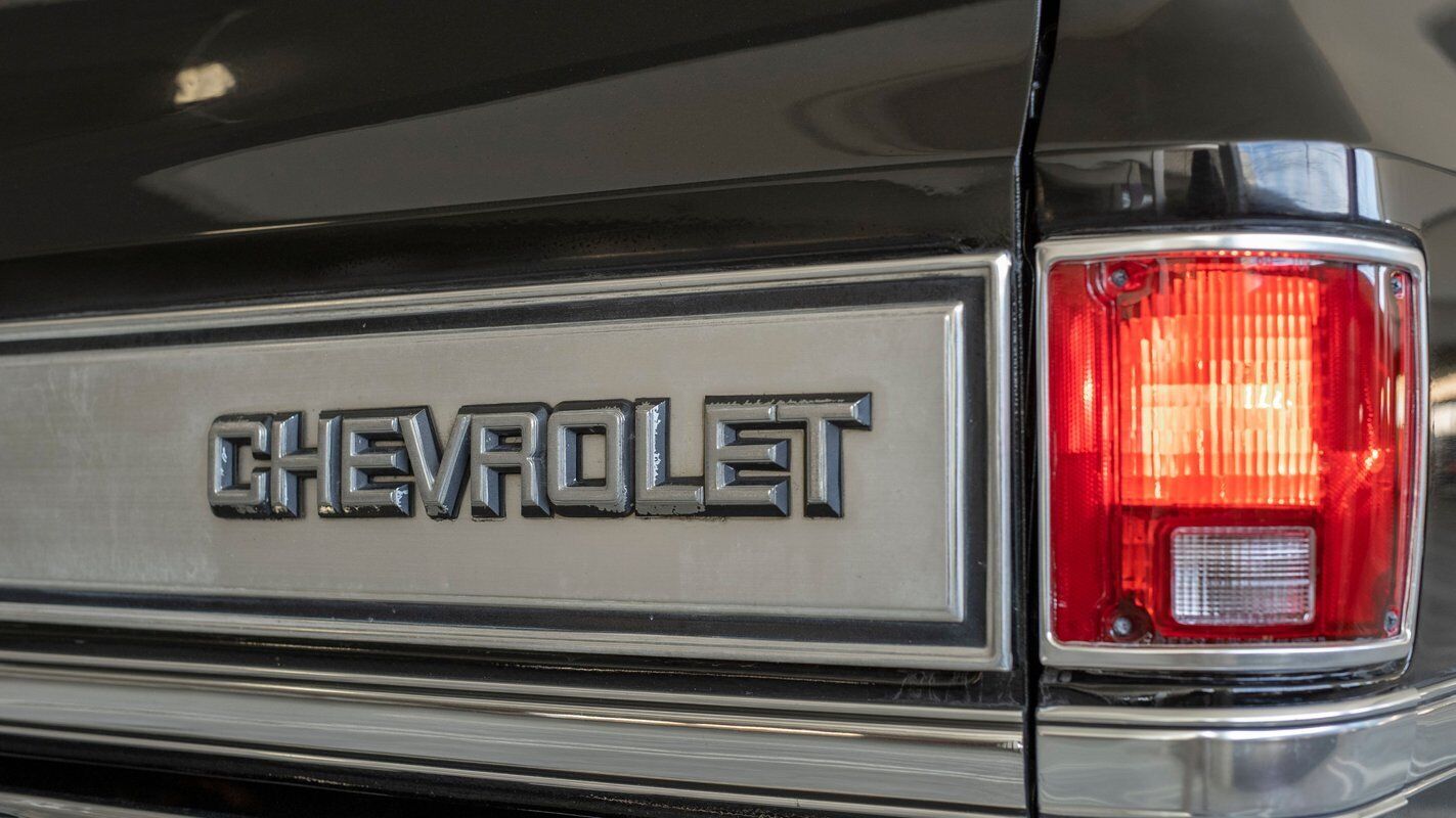 Chevrolet-C-10-1984-34