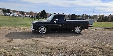 Chevrolet-C-10-1984-Black-126398-1