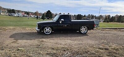 Chevrolet-C-10-1984-Black-126398-1