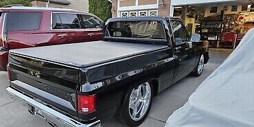 Chevrolet-C-10-1984-Black-126398-10