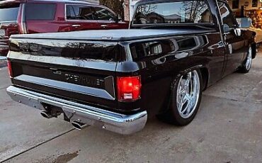 Chevrolet-C-10-1984-Black-126398-24