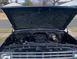 Chevrolet-C-10-1984-Black-126398-29