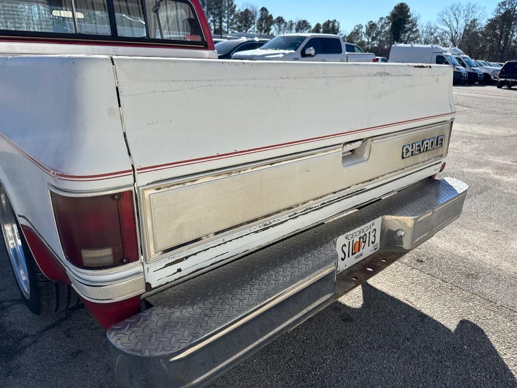 Chevrolet-C-10-1984-White-Red-0-22