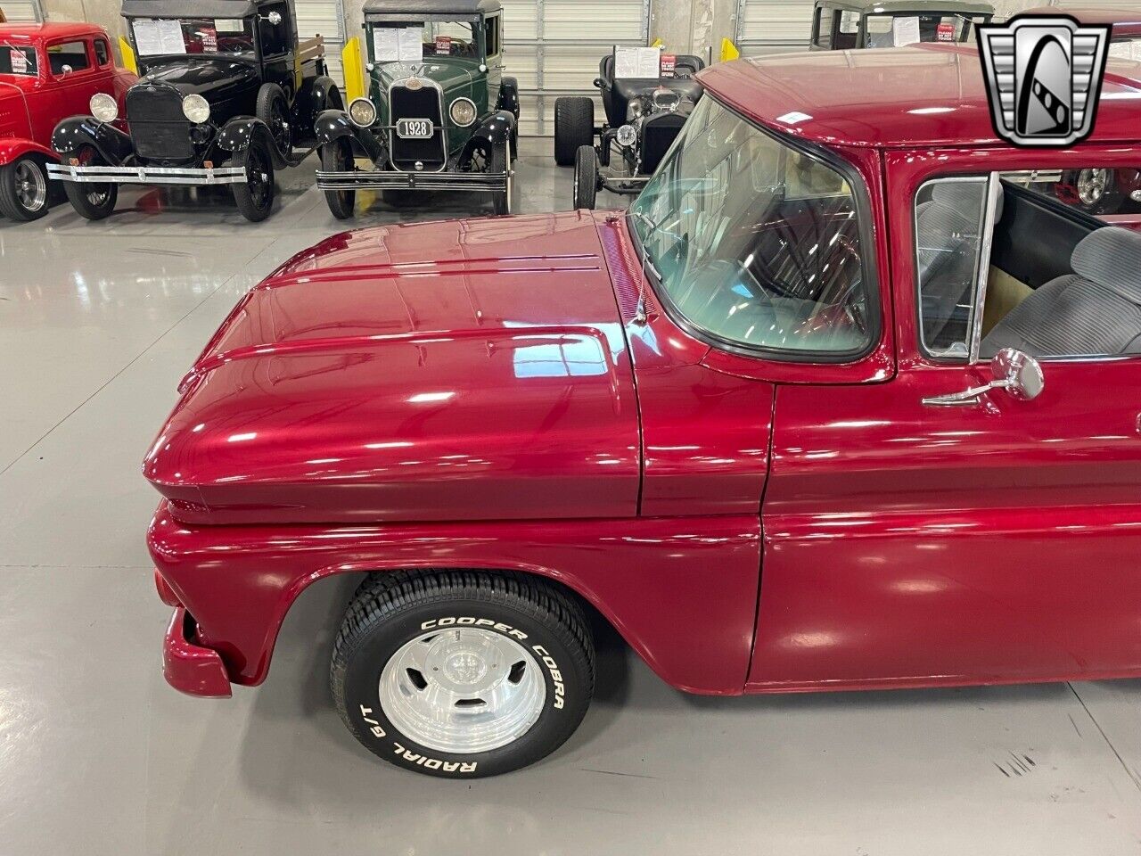 Chevrolet-C-10-Pickup-1963-Red-Gray-67592-6