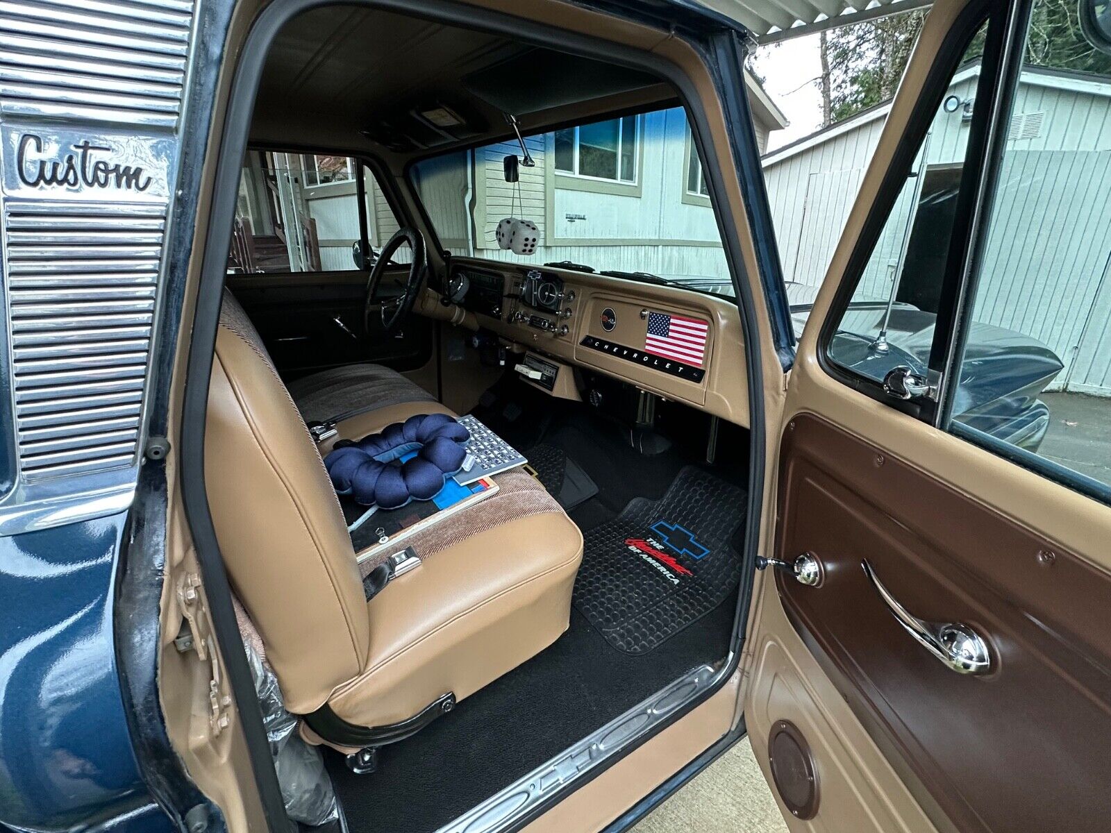 Chevrolet-C-10-Pickup-1965-Blue-Tan-17881600-9