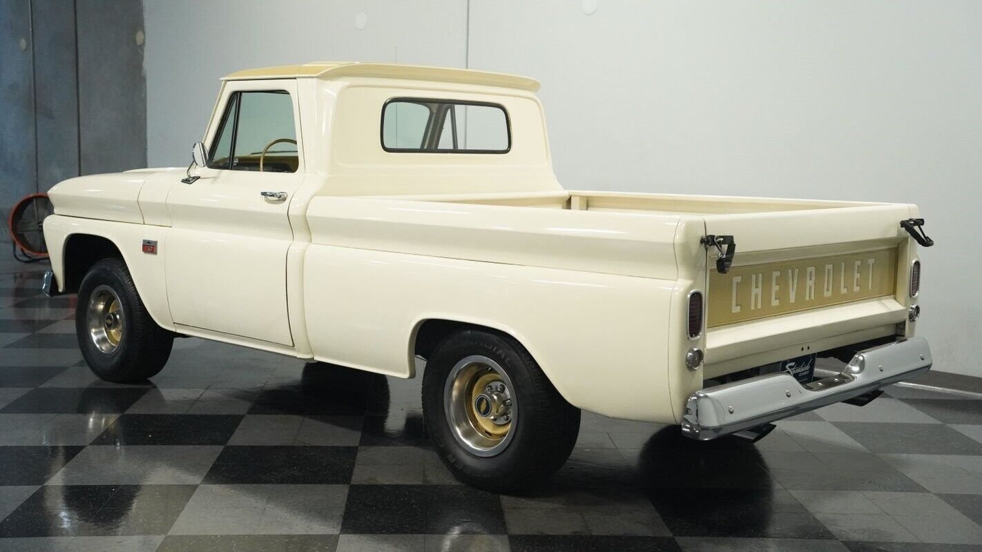 Chevrolet-C-10-Pickup-1966-7