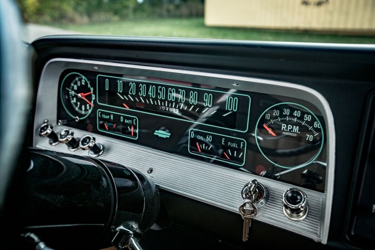 Chevrolet-C-10-Pickup-1966-Black-Tan-744-10