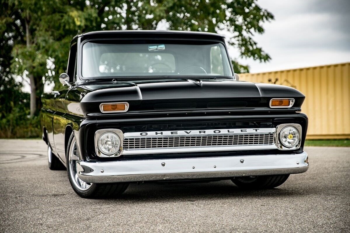 Chevrolet-C-10-Pickup-1966-Black-Tan-744-3