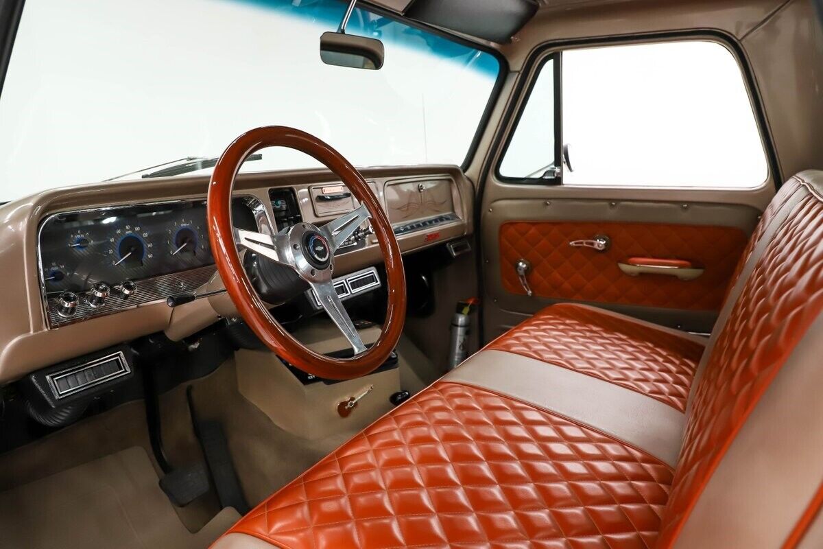 Chevrolet-C-10-Pickup-1966-Champagne-Champagne-0-1