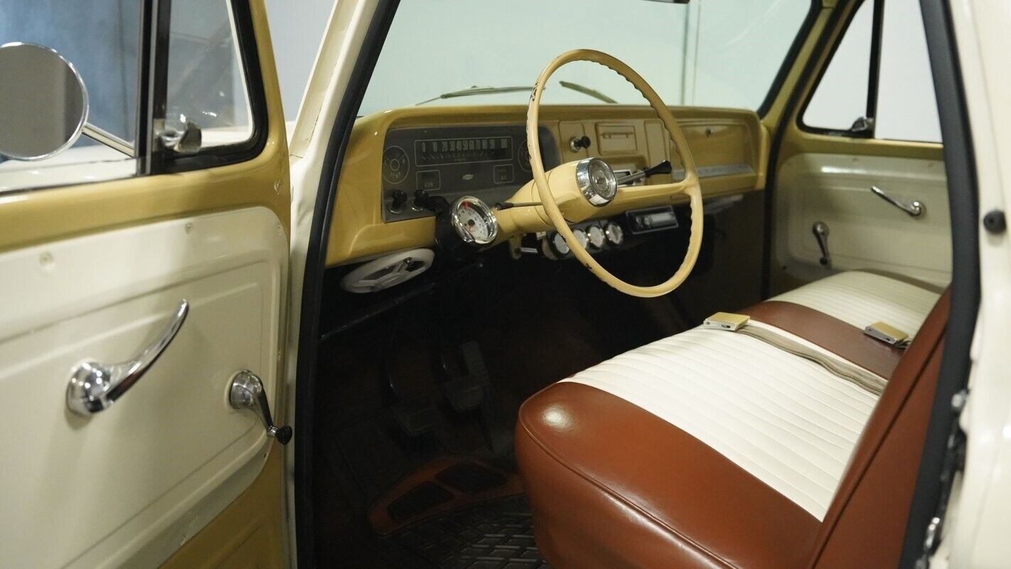 Chevrolet-C-10-Pickup-1966-Cream-Beige-Brown-26985-4