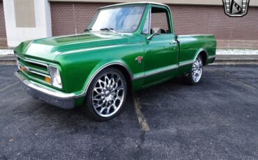 Chevrolet-C-10-Pickup-1967-Green-Black-144846-2