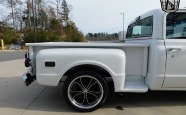 Chevrolet-C-10-Pickup-1968-White-Black-35803-11