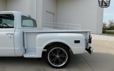 Chevrolet-C-10-Pickup-1968-White-Black-35803-7