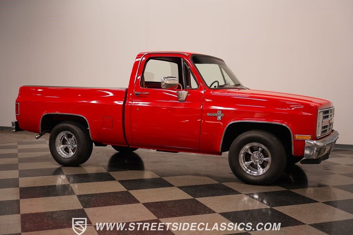 Chevrolet-C-10-Pickup-1982-18