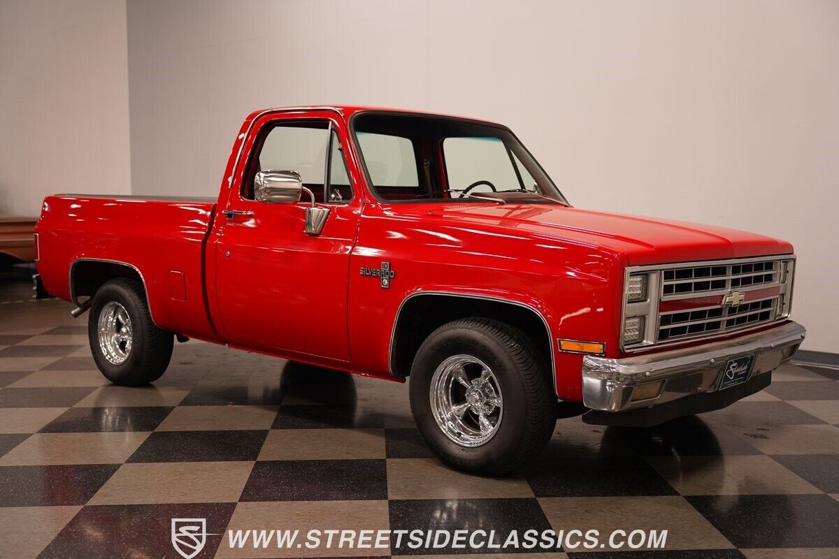 Chevrolet-C-10-Pickup-1982-19