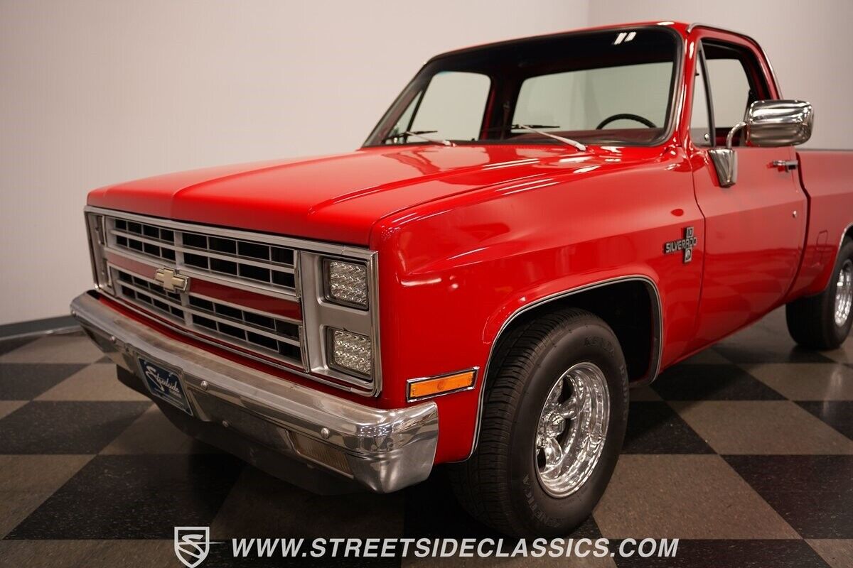 Chevrolet-C-10-Pickup-1982-23