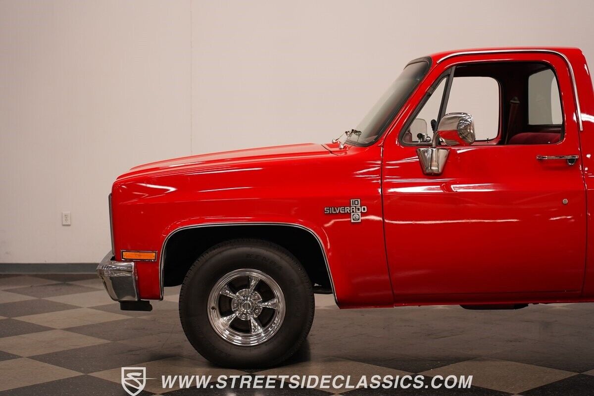 Chevrolet-C-10-Pickup-1982-25