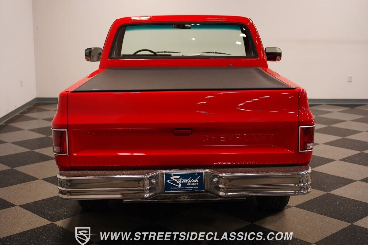 Chevrolet-C-10-Pickup-1982-28