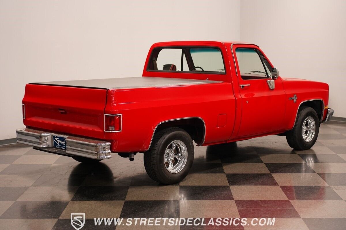 Chevrolet-C-10-Pickup-1982-29