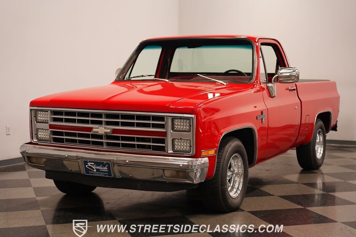 Chevrolet-C-10-Pickup-1982-6