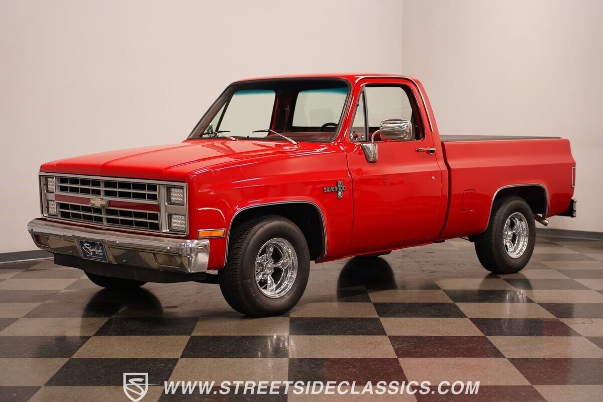 Chevrolet-C-10-Pickup-1982-7