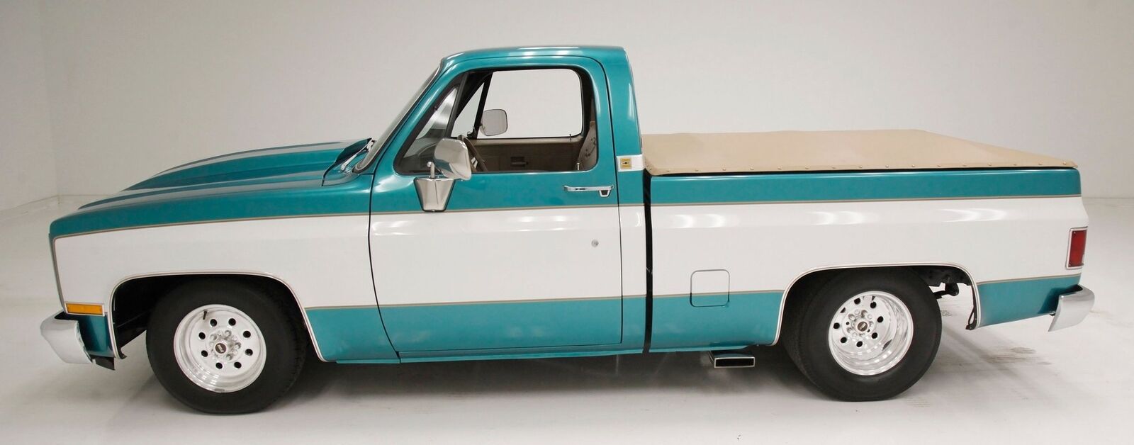 Chevrolet-C-10-Pickup-1983-1