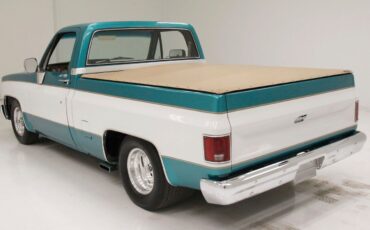 Chevrolet-C-10-Pickup-1983-2