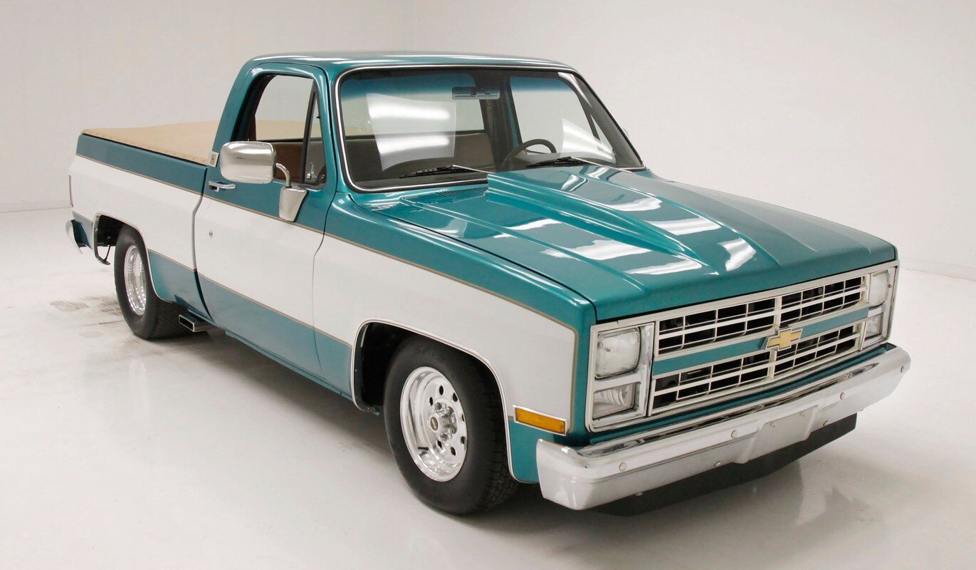 Chevrolet-C-10-Pickup-1983-5