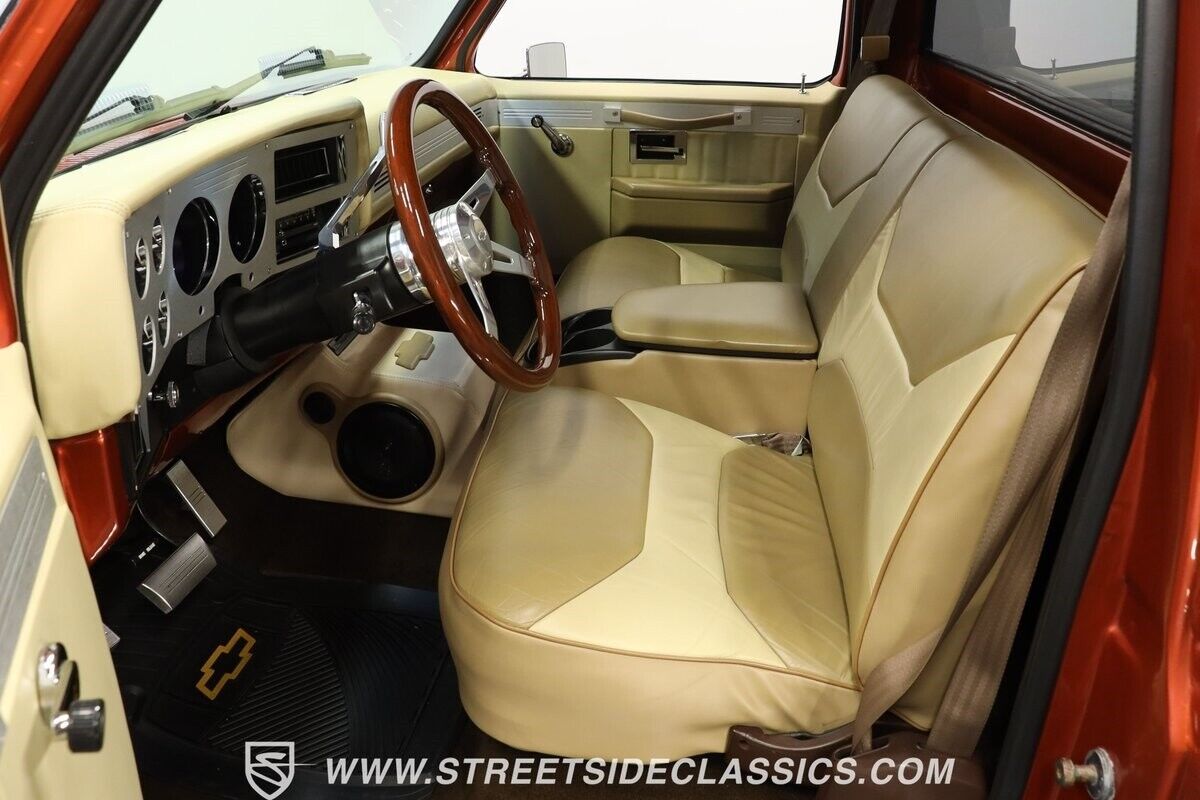 Chevrolet-C-10-Pickup-1985-Orange-Tan-17460-34