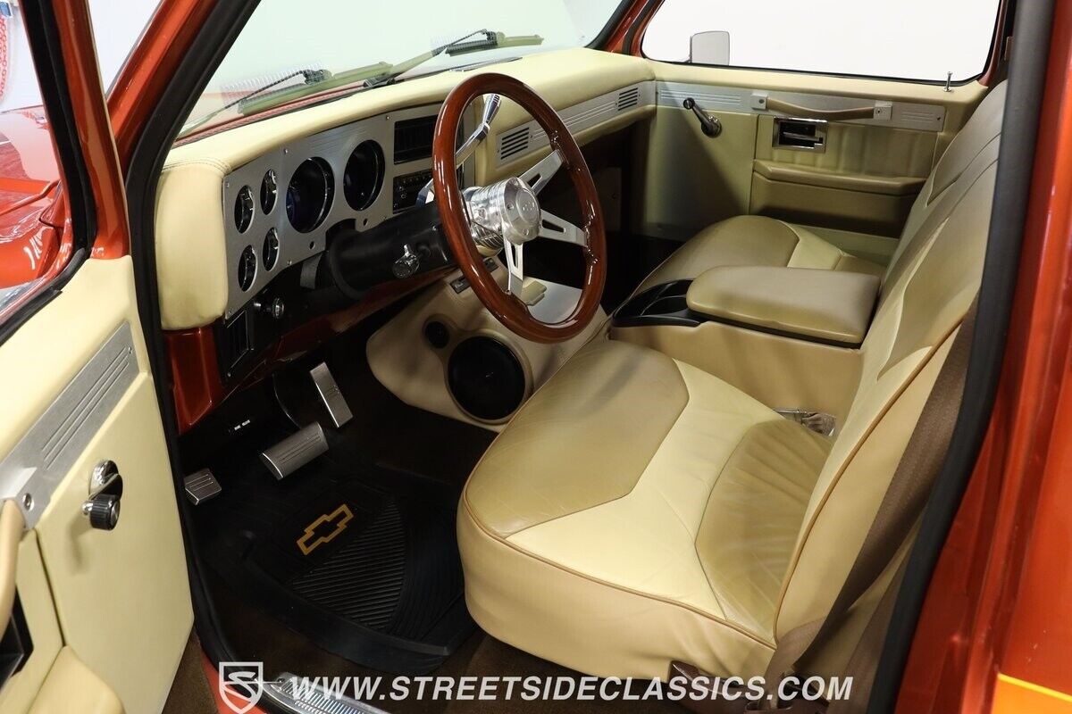 Chevrolet-C-10-Pickup-1985-Orange-Tan-17460-4