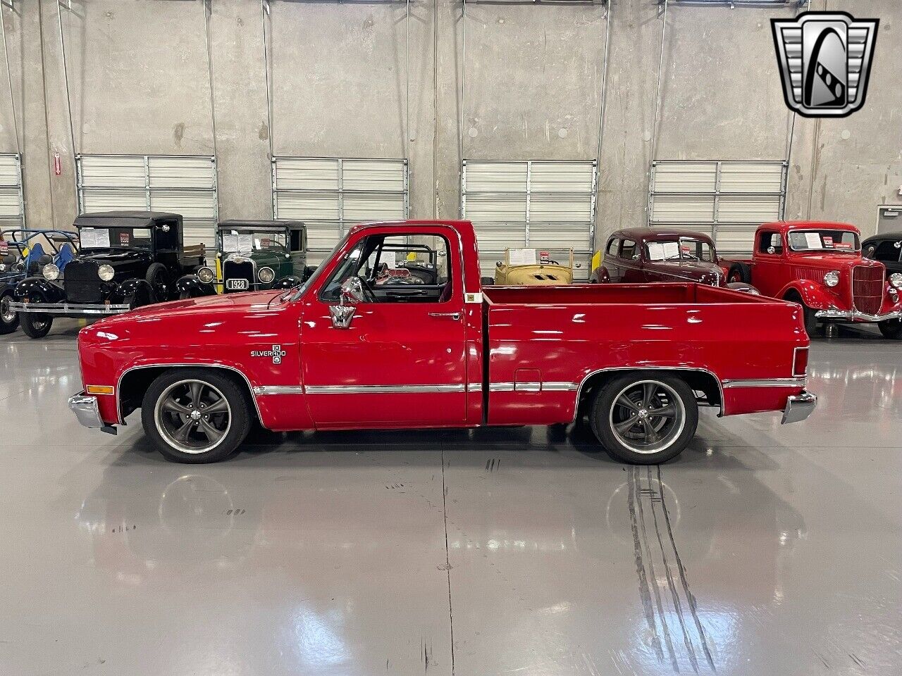 Chevrolet-C-10-Pickup-1985-Red-Red-40142-3