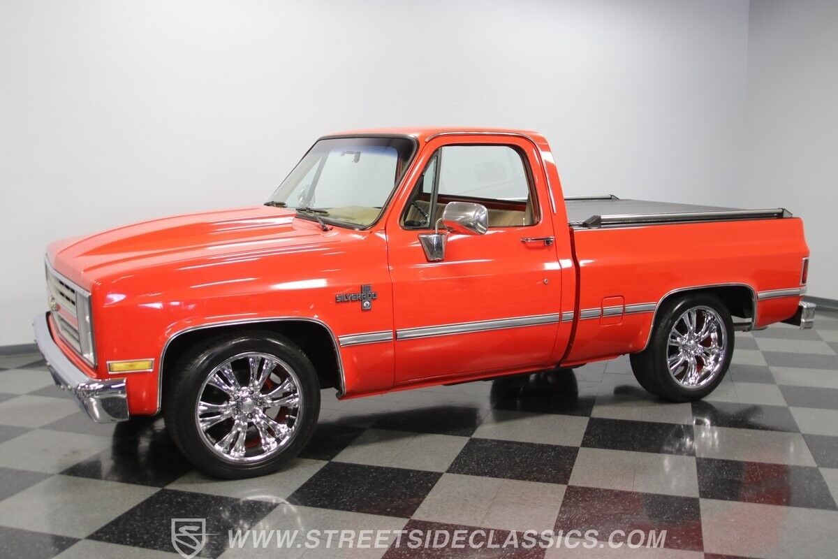 Chevrolet-C-10-Pickup-1986-6