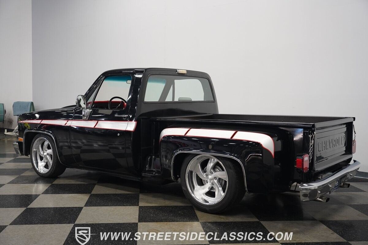 Chevrolet-C-10-Pickup-1986-Black-Red-85112-10