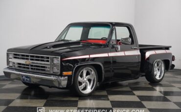 Chevrolet-C-10-Pickup-1986-Black-Red-85112-6