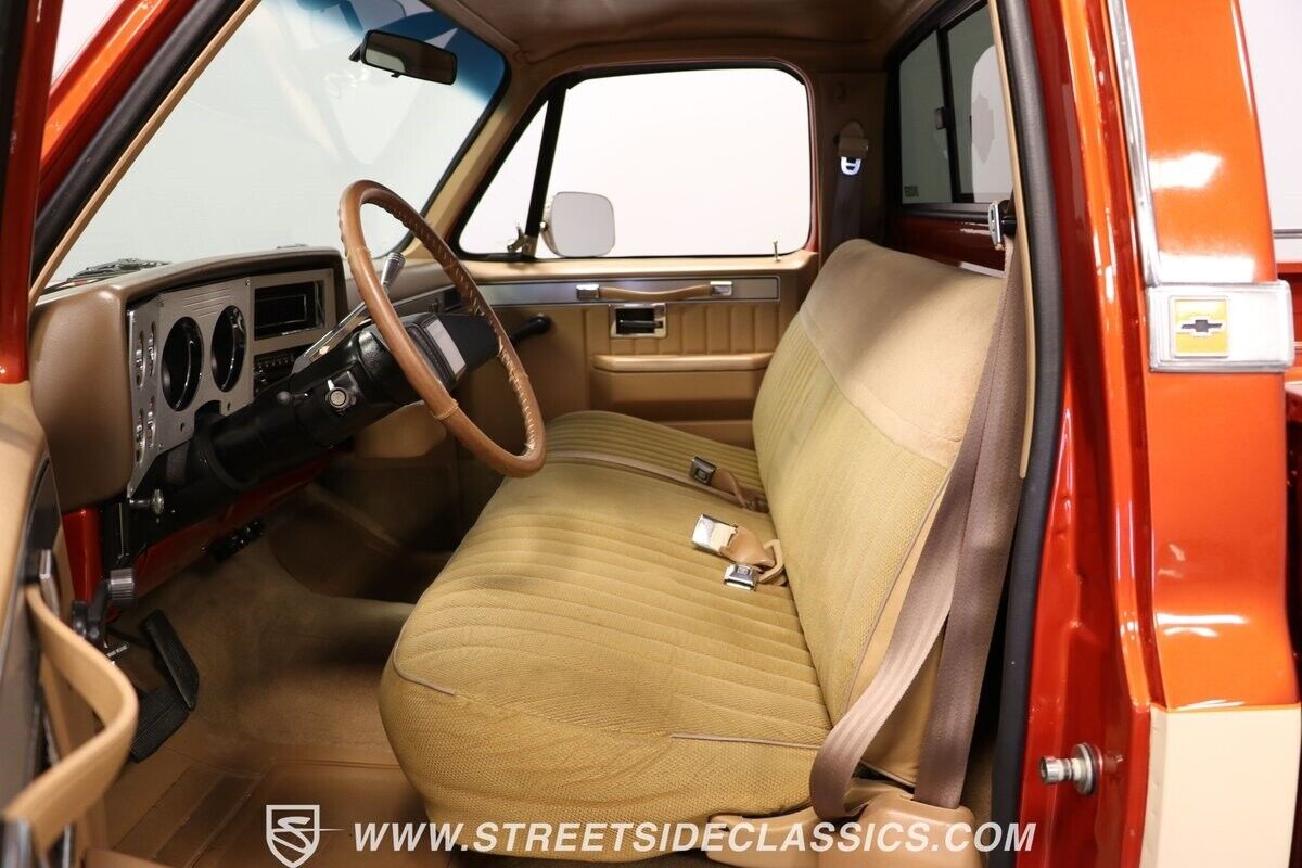 Chevrolet-C-10-Pickup-1986-Copper-Beige-152447-4