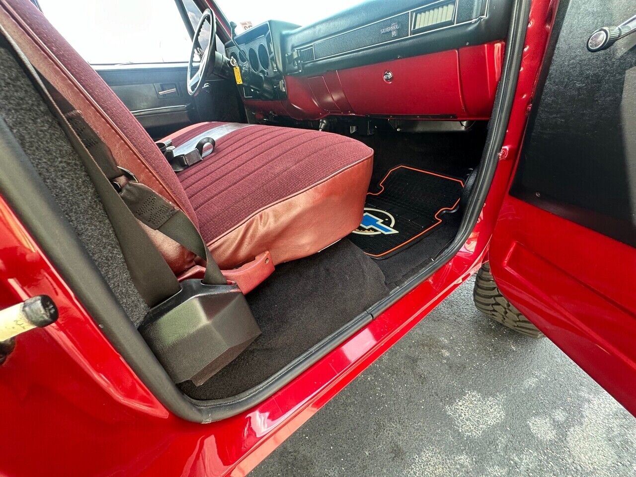 Chevrolet-C-10-Pickup-1986-Red-Red-1022-10