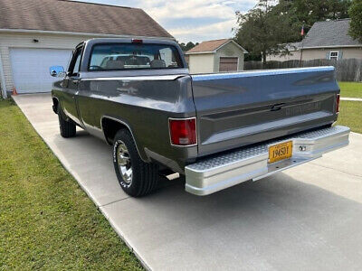 Chevrolet-C-10-Silverado-Pickup-1980-2