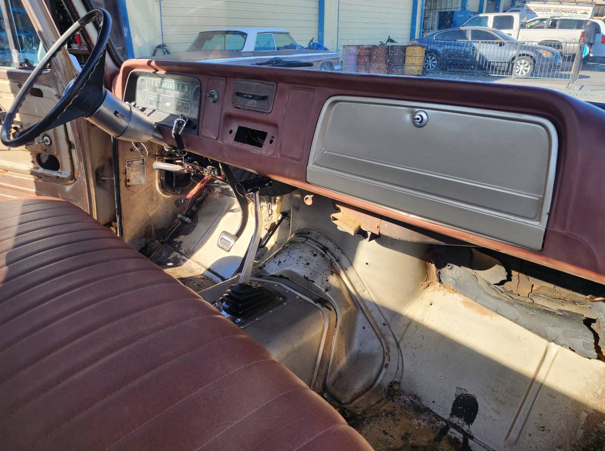 Chevrolet-C-10-pick-up-truck-1964-yellow-805-4