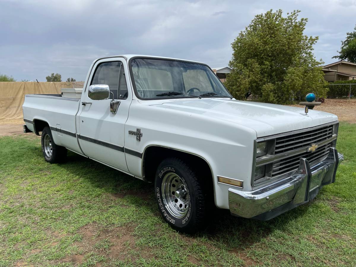 Chevrolet-C-10-silverado-1984-1